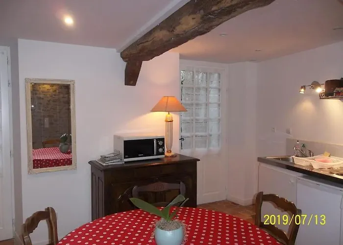 Semesterbostad Lovely Little